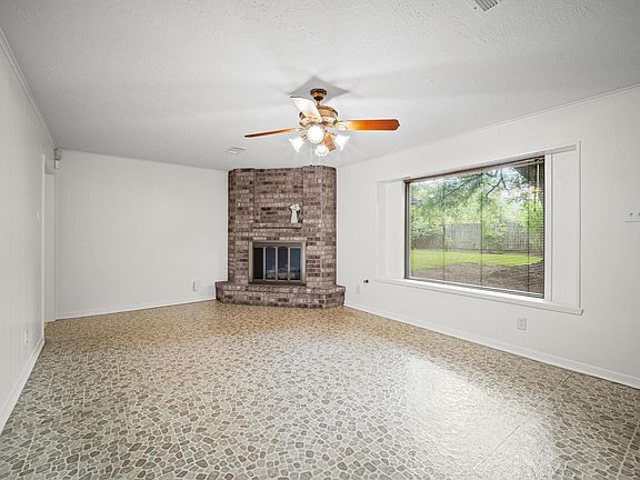 3rd image of 5619 Sheraton Oaks Dr