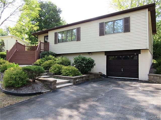 1st image of 11 Park Dr