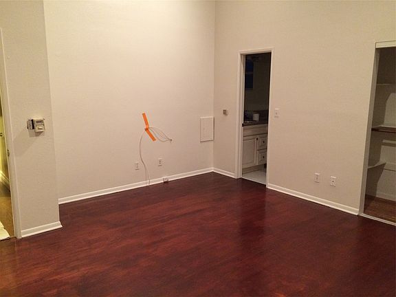 2nd image of 3528 W 115th St