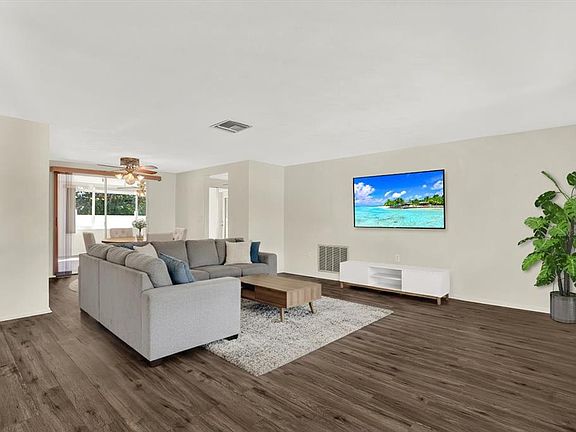 4th image of 5226 Falcon Dr