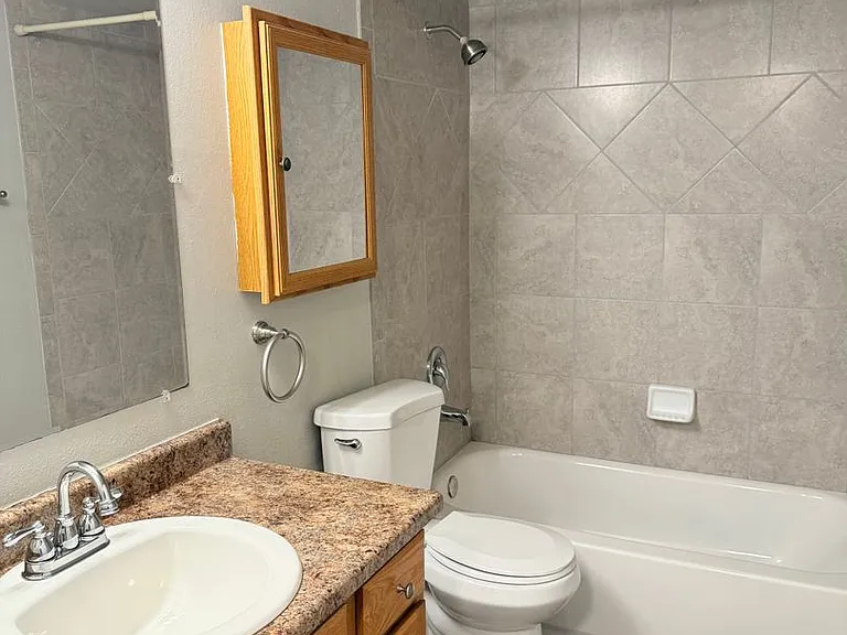 4015 Stonedike Dr — Photo 34