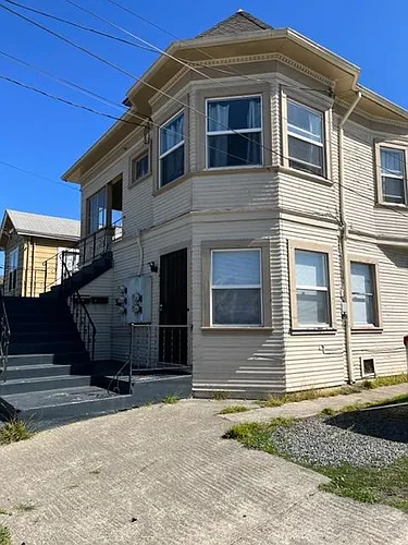 945 57th St Photo 1