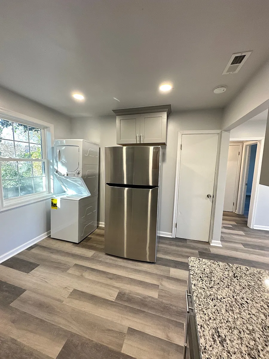 Building Photo - 3601 Omohundro Ave #3