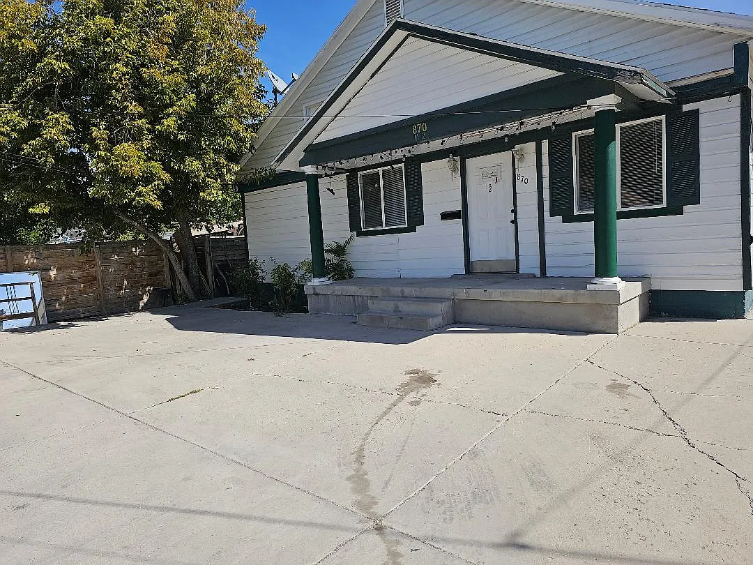 2 bed, 900 sqft, $1,245 — Photo 2