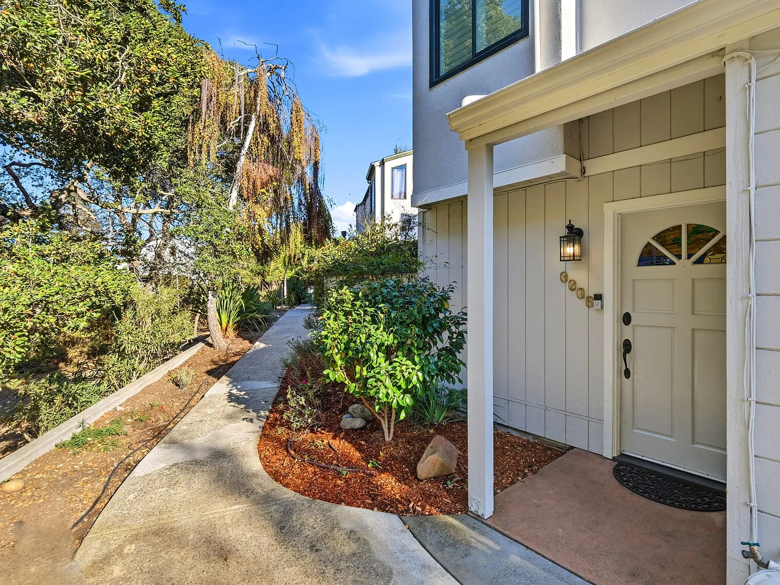 2 bed, 1.5 bath, 1152 sqft, $3,850 — Photo 2