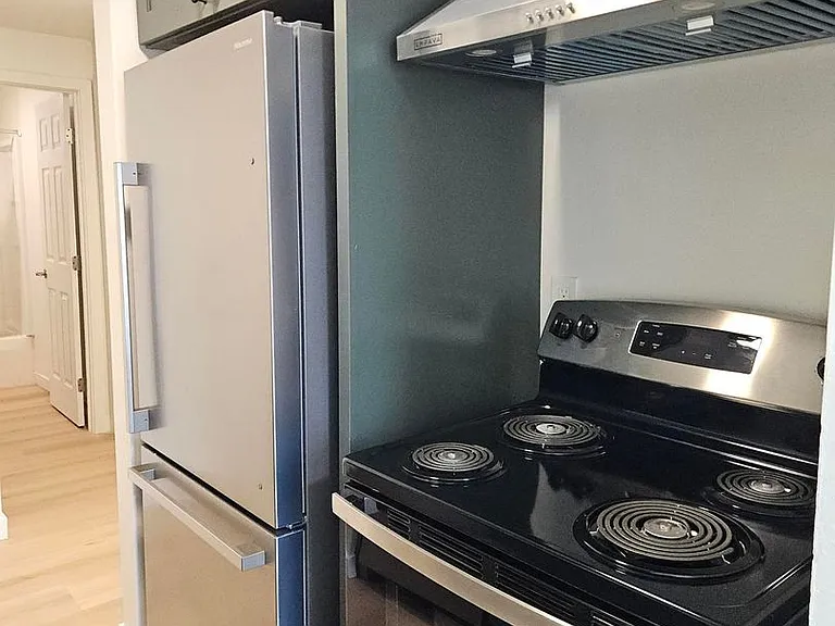 Charles XX Apartments — Photo 2