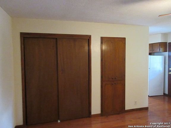 4th image of 329 Westminster Ave