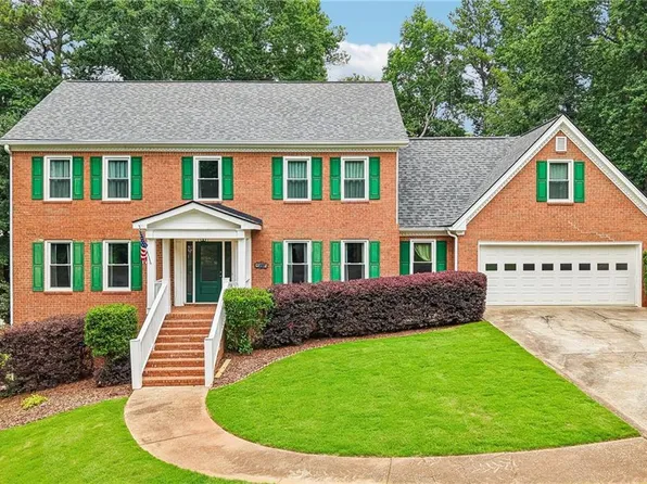 1184 Staples Dr SW, Lilburn, GA 30047