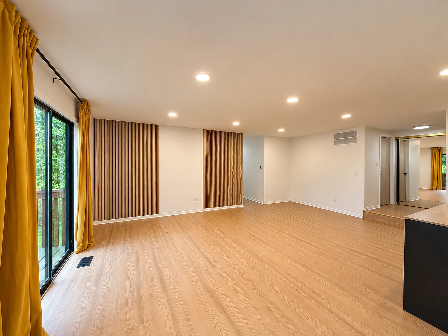 3 bed, 1000 sqft, $3,000 — Photo 4
