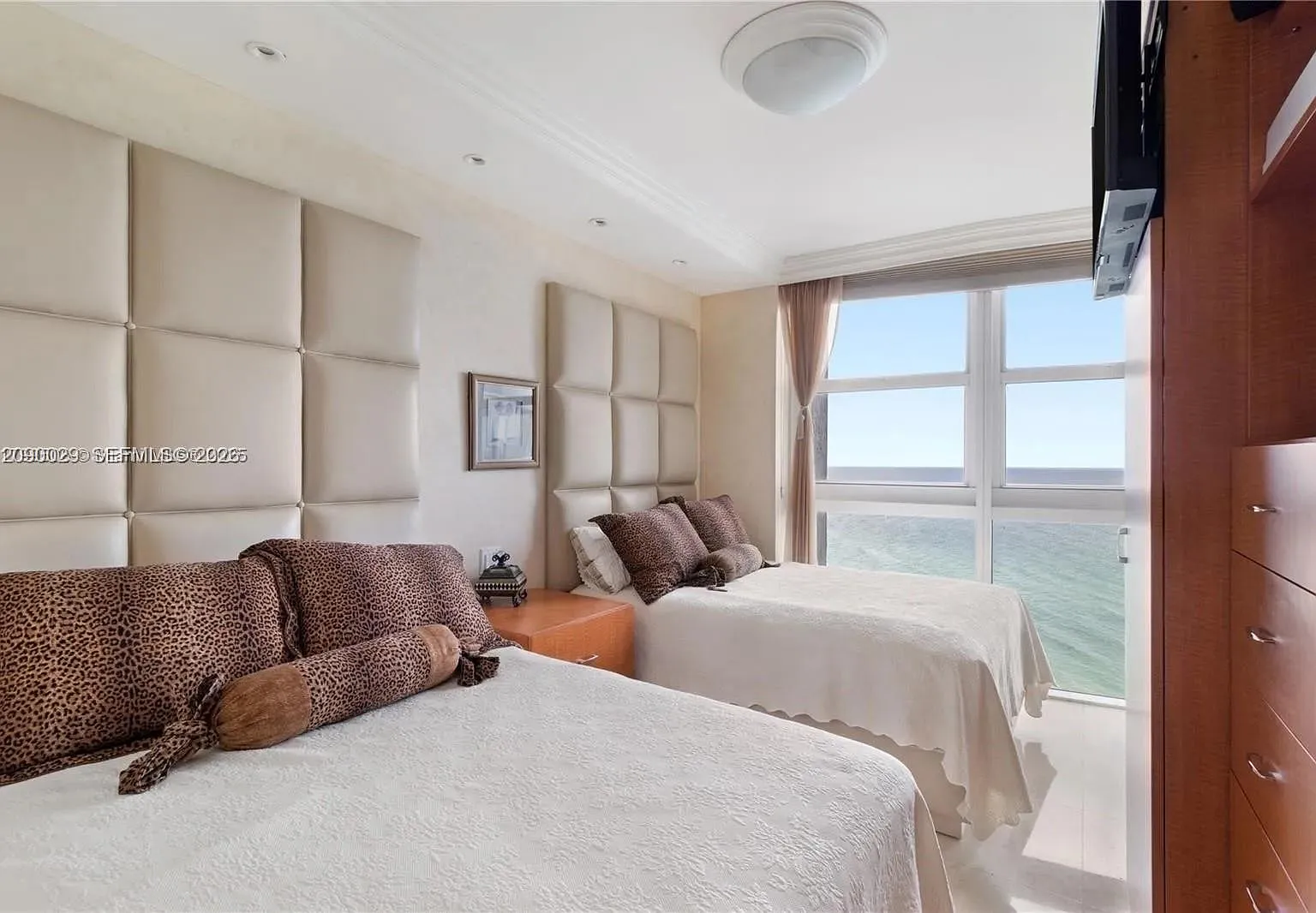 Ocean Three Condo — Photo 2