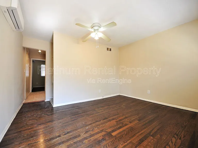 711 Argonne Ave NE #5 — Photo 5