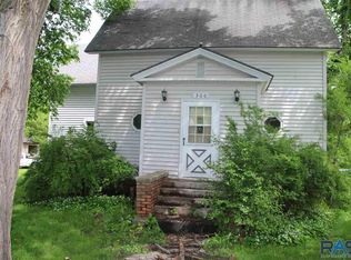 300 N Main St, Howard, SD 57349