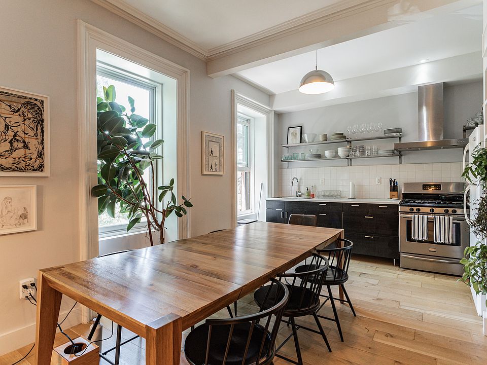 1st image of 219 Clermont Ave #3