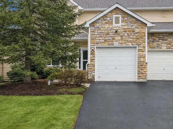 191 Canterbury Ln, Blue Bell, PA 19422