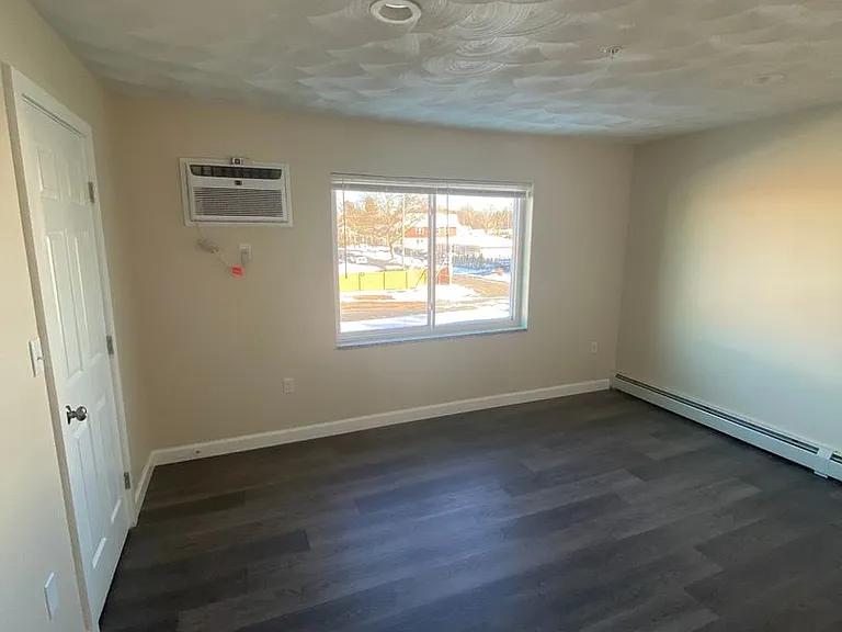 150 Stamford Ave — Photo 20