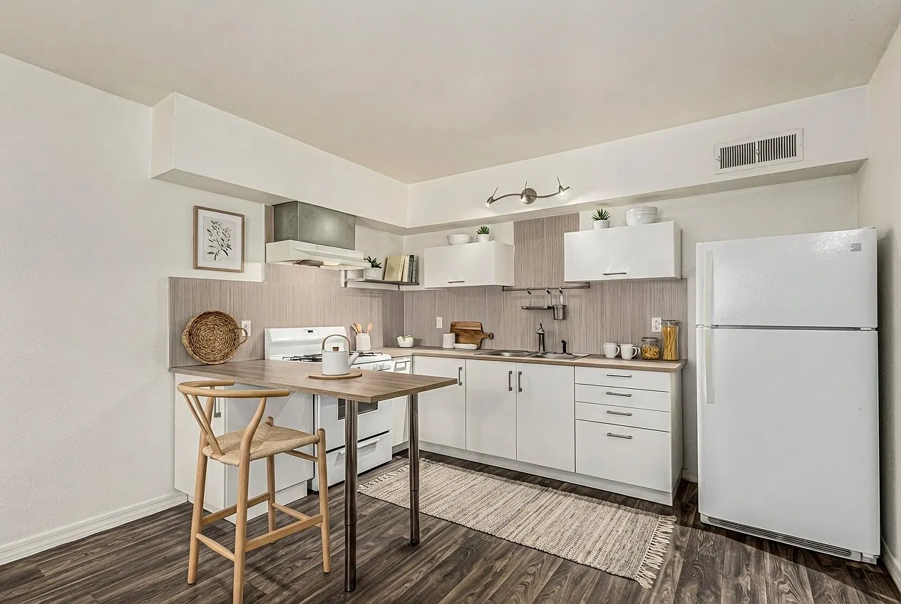 2 bed, 2.0 bath, 950 sqft, $1,650 — Photo 3