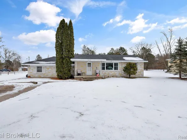 12186 N Linden Rd, Clio, MI 48420