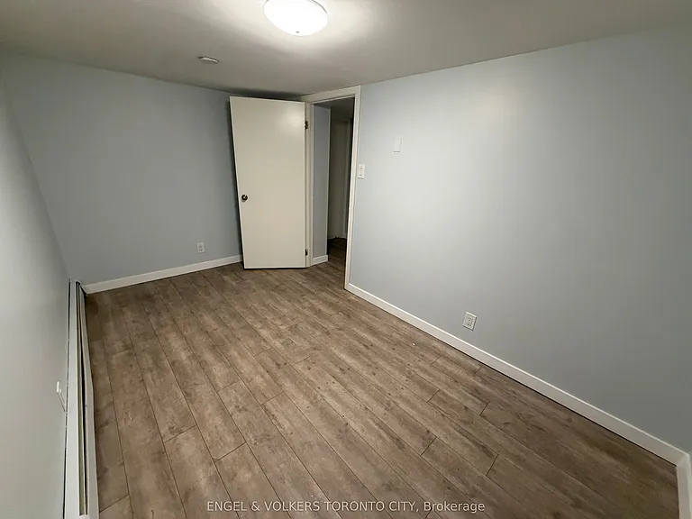 10 Mosley St #2B — Photo 11