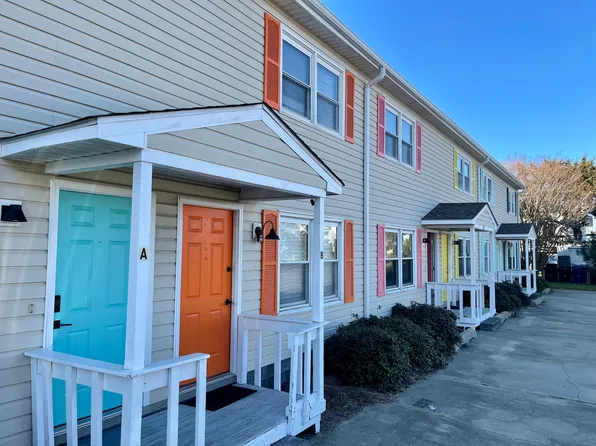 119 Center Dr, Atlantic Beach, NC