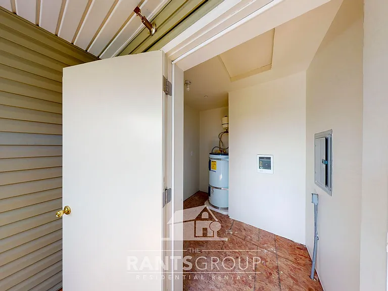 Crystal Springs Apartments — Photo 22
