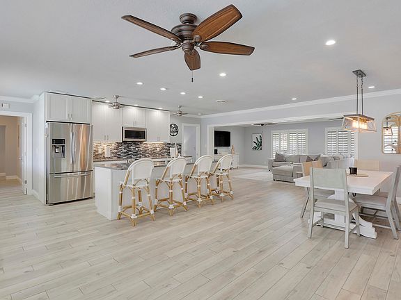 3rd image of 425 Marlin Road