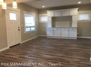 3645 SE Center St, Portland, OR 97202