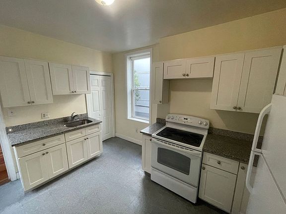 2nd image of 1441 Tremont St #2