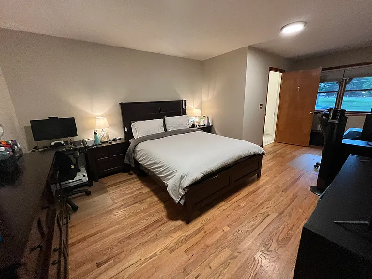 Bedroom 4 (Primary Bedroom)