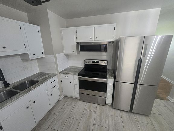4th image of 1118 Maywood Dr