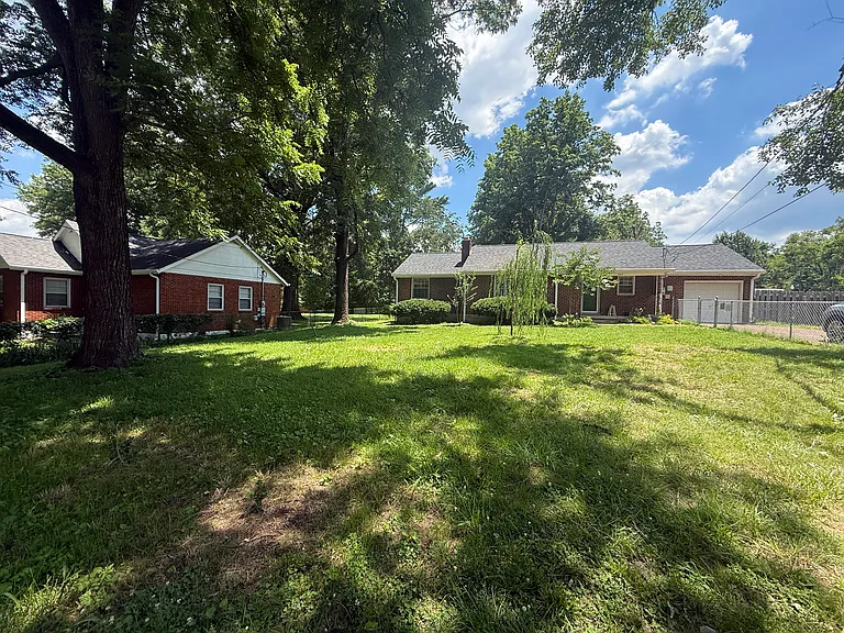 1007 Fowler St — Photo 29