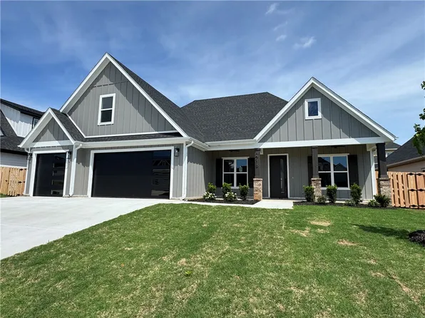 2718 Eris Ave, Lowell, AR 72745