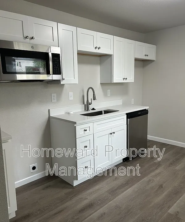 407 N Justin Ave #C