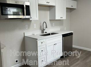 407 N Justin Ave #C, Dallas, TX 75211