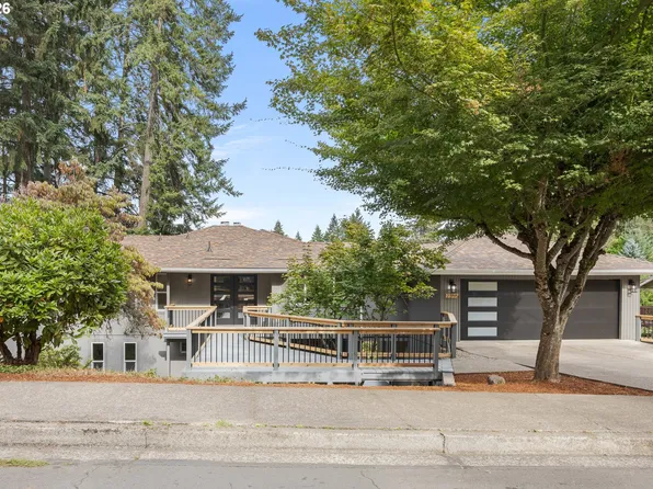 2355 Panorama Dr, Eugene, OR 97405