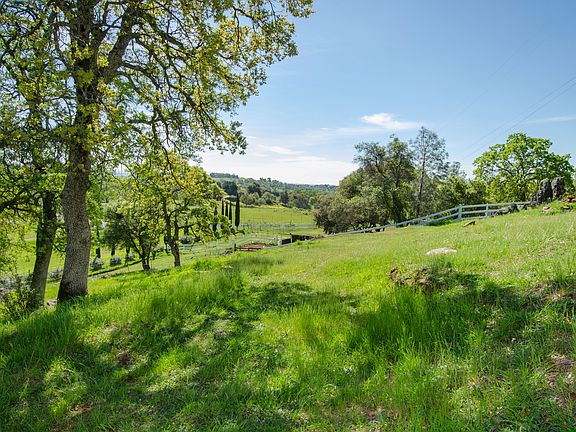 2nd image of 4381 Thunder Ln