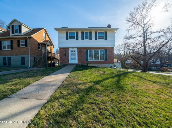 2009 Wayne Ave, Jefferson City, MO 65109