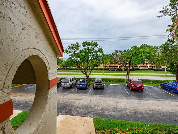 5th image of 5590 Courtyard Dr