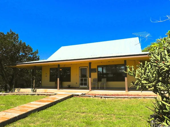 1081 Summit, Lakehills, TX 78063
