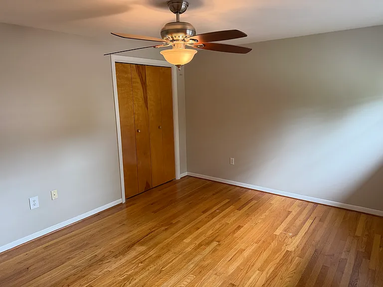 68 Regal Pl #8 — Photo 11