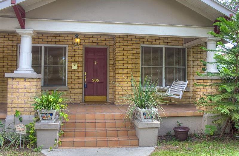 1st image of 205 W Crest Ave