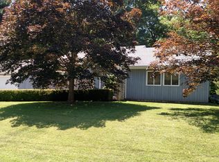 1045 N Lincoln Dr, Paoli, IN 47454