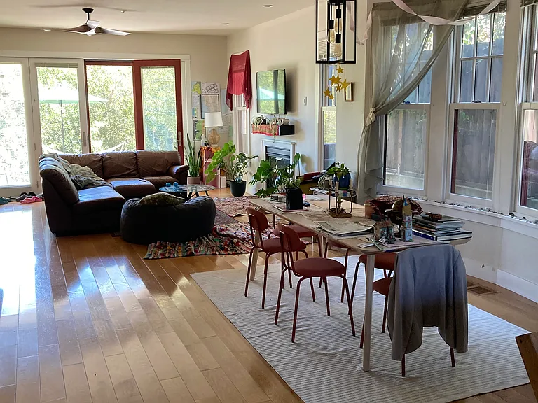 133 Tosca Ter — Photo 3