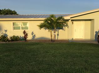 121 Deleon Rd, Cocoa Beach, FL 32931