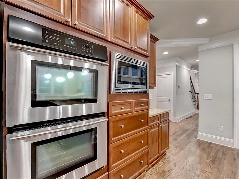 9848 Talisman Dr — Photo 35