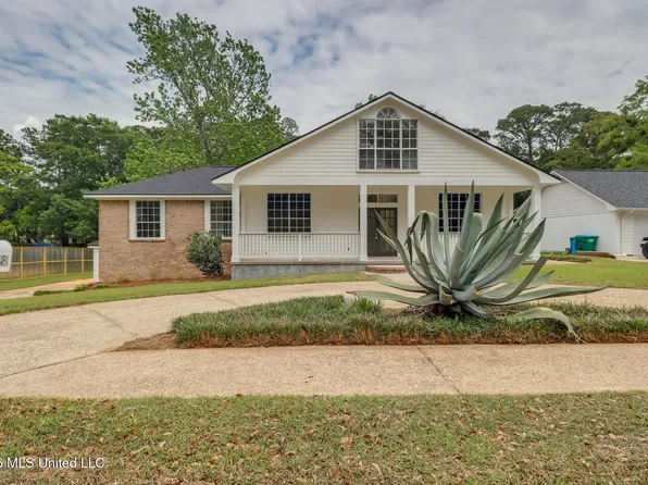1348 Diller Rd, Ocean Springs, MS 39564