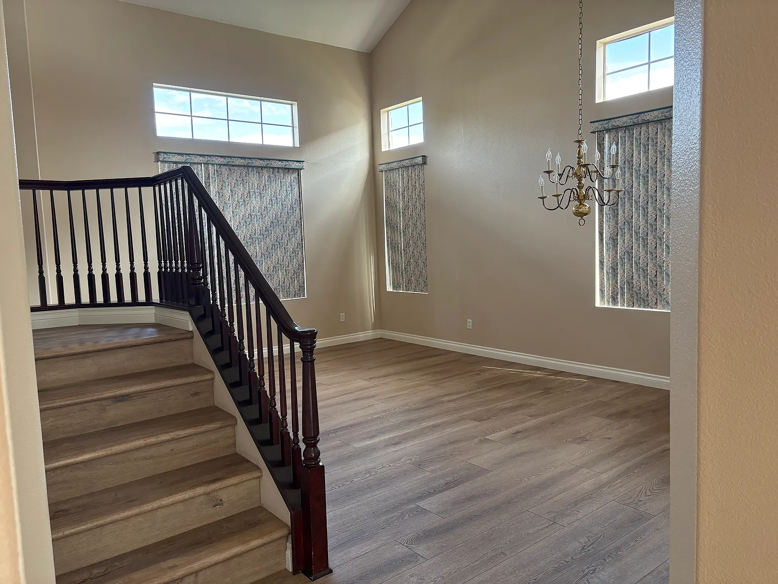 5 bed, 1957 sqft, $4,200 — Photo 4