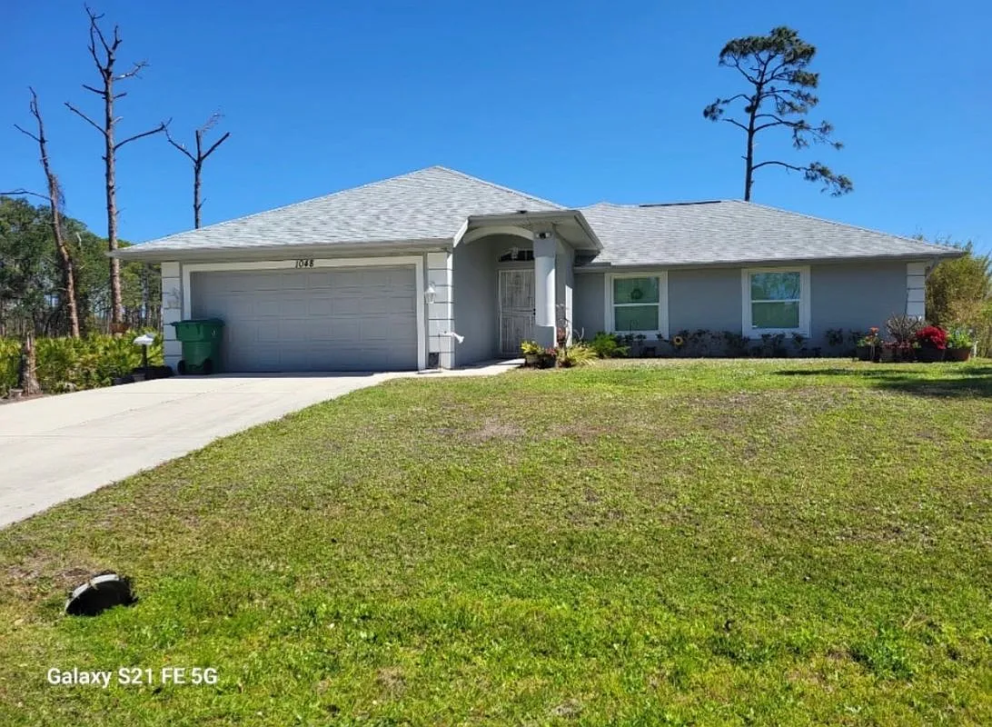 3 bed, 2.0 bath, 1556 sqft, $2,000 — Photo 1