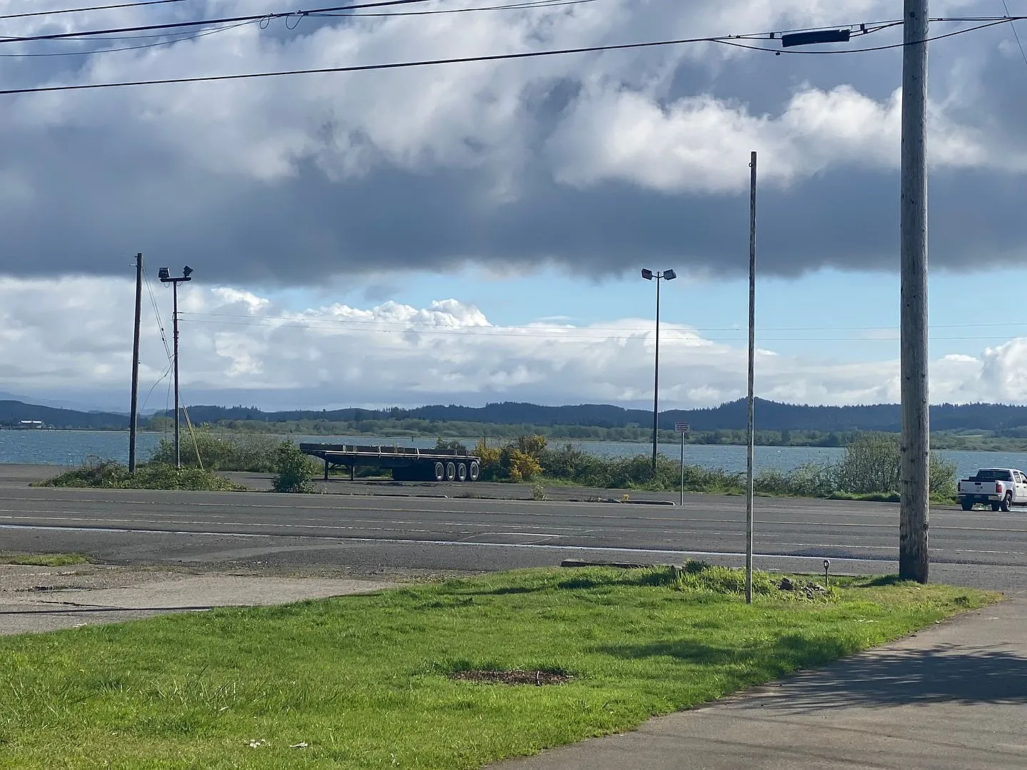 669 W Marine Dr, Astoria, OR 97103 — Photo 1