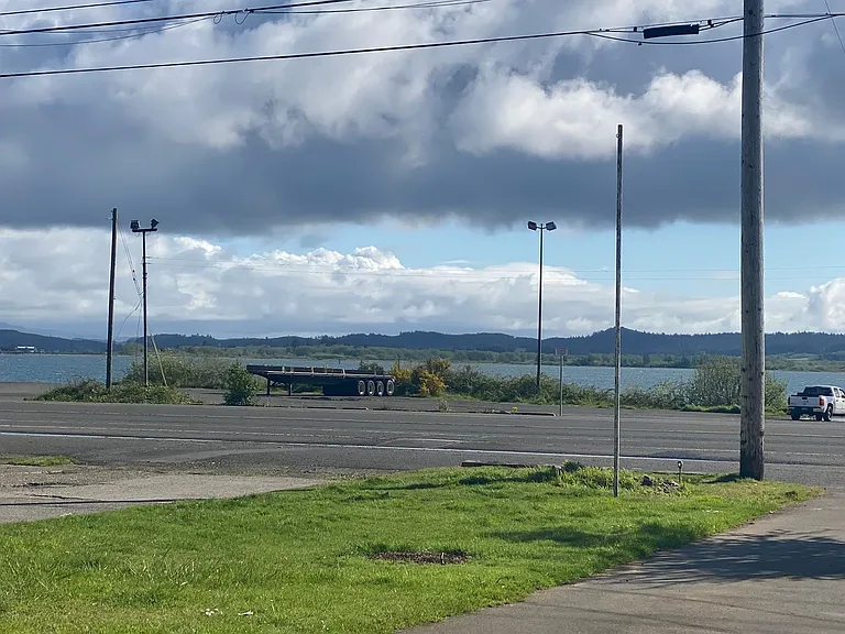 669 W Marine Dr, Astoria, OR 97103 — Photo 1