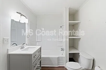 20 Martha Ave — Photo 21